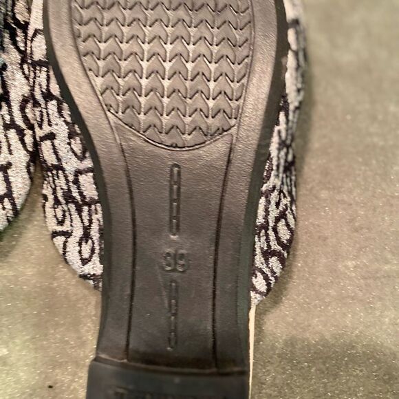 #328 FASHION Fabric Silver metallic Mules - Picture 7 of 8